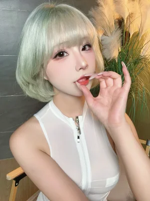 Kokuhui(yuuhui玉汇)《透明竞泳》主题写真：44张全套美图，含2个视频