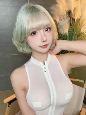 Kokuhui(yuuhui玉汇)《透明竞泳》主题写真：44张全套美图，含2个视频