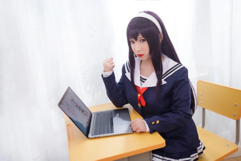 胡桃Kurumi《胡桃 NO.001 – 学姐》主题写真：187张全套美图，含5个视频