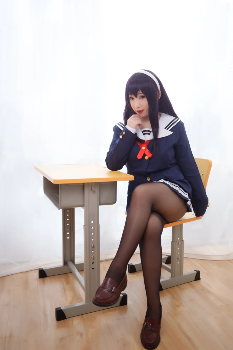 胡桃Kurumi《胡桃 NO.001 – 学姐》主题写真：187张全套美图，含5个视频