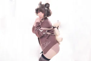 胡桃Kurumi《胡桃 NO.002 – 熊熊》主题写真：221张全套美图，含10个视频
