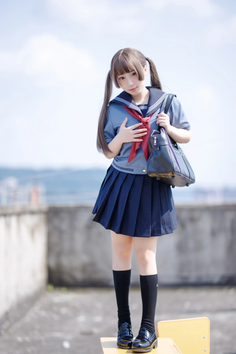 胡桃Kurumi《胡桃 NO.004 – 天台的爱之告白》主题写真：143张全套美图，含4个视频