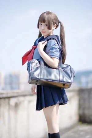胡桃Kurumi《胡桃 NO.004 – 天台的爱之告白》主题写真：143张全套美图，含4个视频