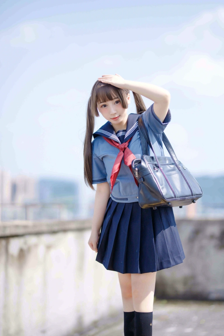 胡桃Kurumi《胡桃 NO.004 – 天台的爱之告白》主题写真：143张全套美图，含4个视频