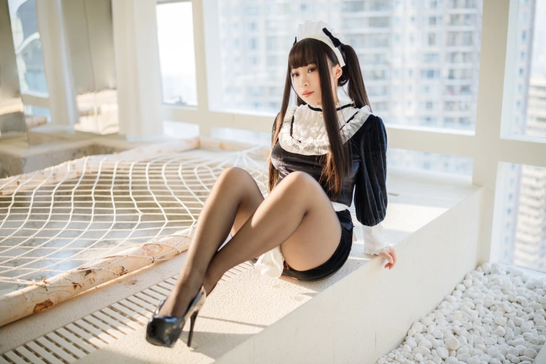 胡桃Kurumi《胡桃 NO.007 – 更衣女仆》主题写真：71张全套美图，含4个视频