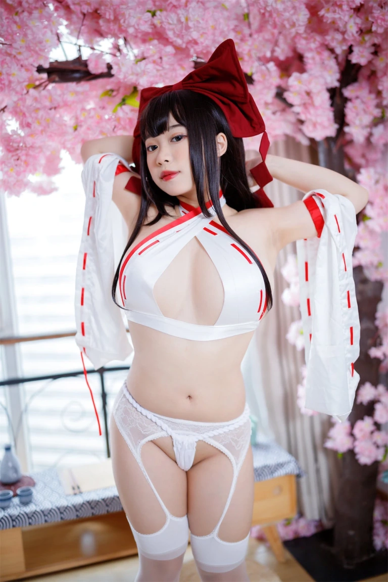 胡桃Kurumi《胡桃 NO.008 – 欲望神社巫女》主题写真：61张全套美图，含4个视频