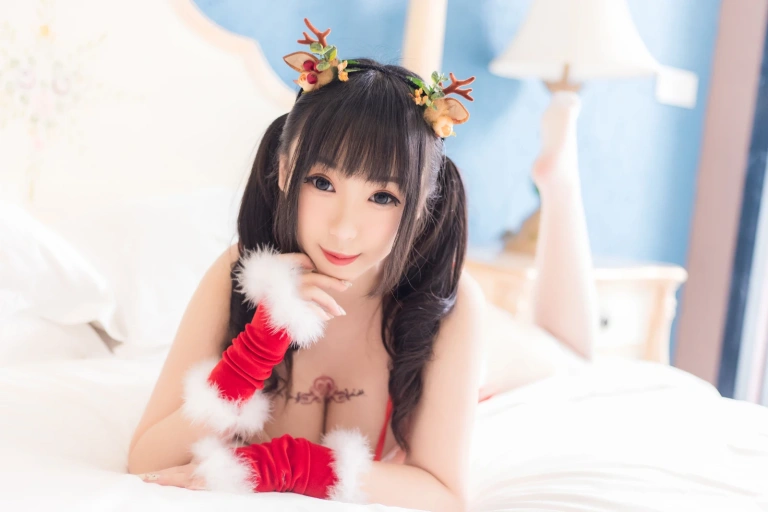 胡桃Kurumi《胡桃 NO.013 – 2020圣诞》主题写真：70张全套美图，含10个视频