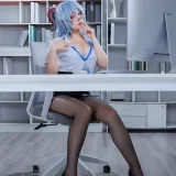 胡桃Kurumi《胡桃 NO.028 – 甘雨OL》主题写真：110张全套美图，含1个视频