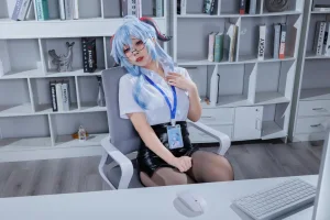 胡桃Kurumi《胡桃 NO.028 – 甘雨OL》主题写真：110张全套美图，含1个视频