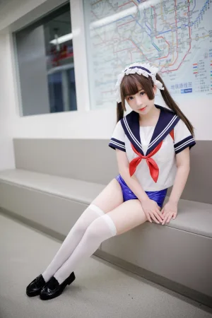 胡桃Kurumi《胡桃 NO.031 – 电车痴女》主题写真：152张全套美图