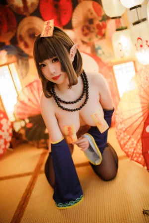 胡桃Kurumi&十万珍吱伏特《胡桃 NO.033 – 巫女&僵尸》主题写真：121张全套美图