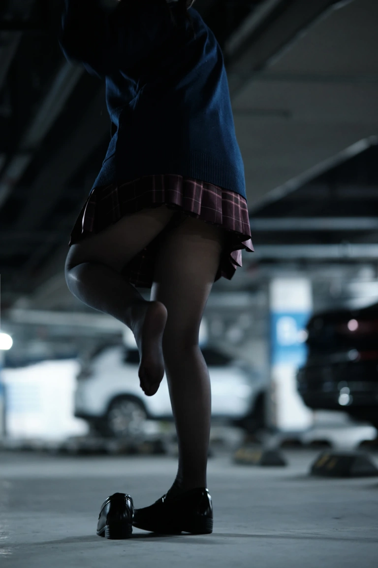 胡桃Kurumi《胡桃 NO.036 – JK制服日记 Vol.1 邀约》主题写真：203张全套美图