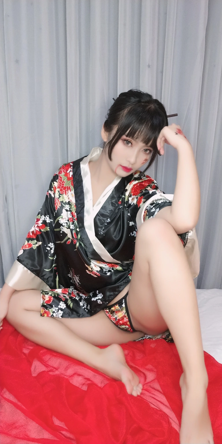 洛璃LoLiSAMA《歌舞伎》主题写真：92张全套美图，含10个视频
