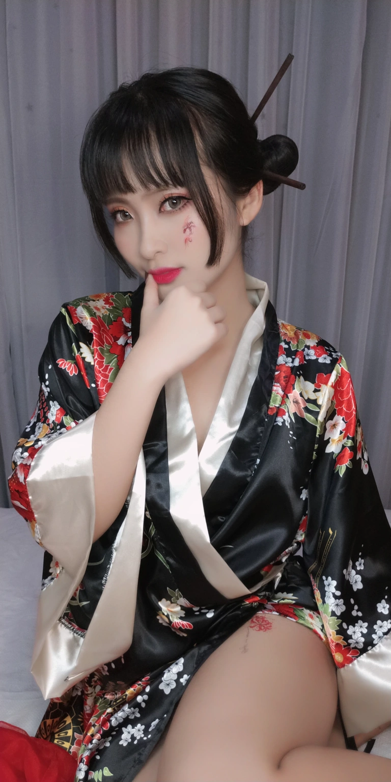洛璃LoLiSAMA《歌舞伎》主题写真：92张全套美图，含10个视频