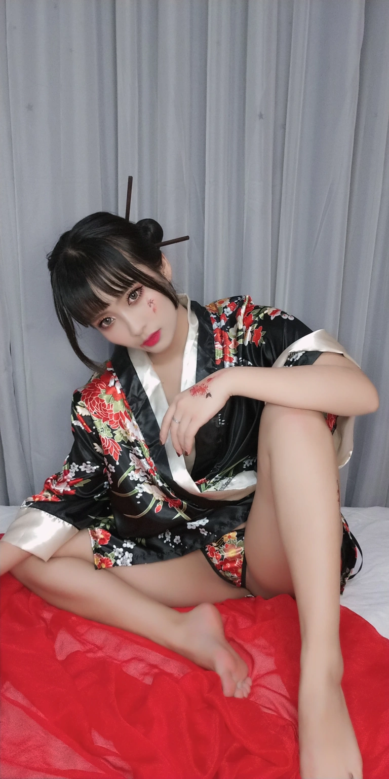 洛璃LoLiSAMA《歌舞伎》主题写真：92张全套美图，含10个视频