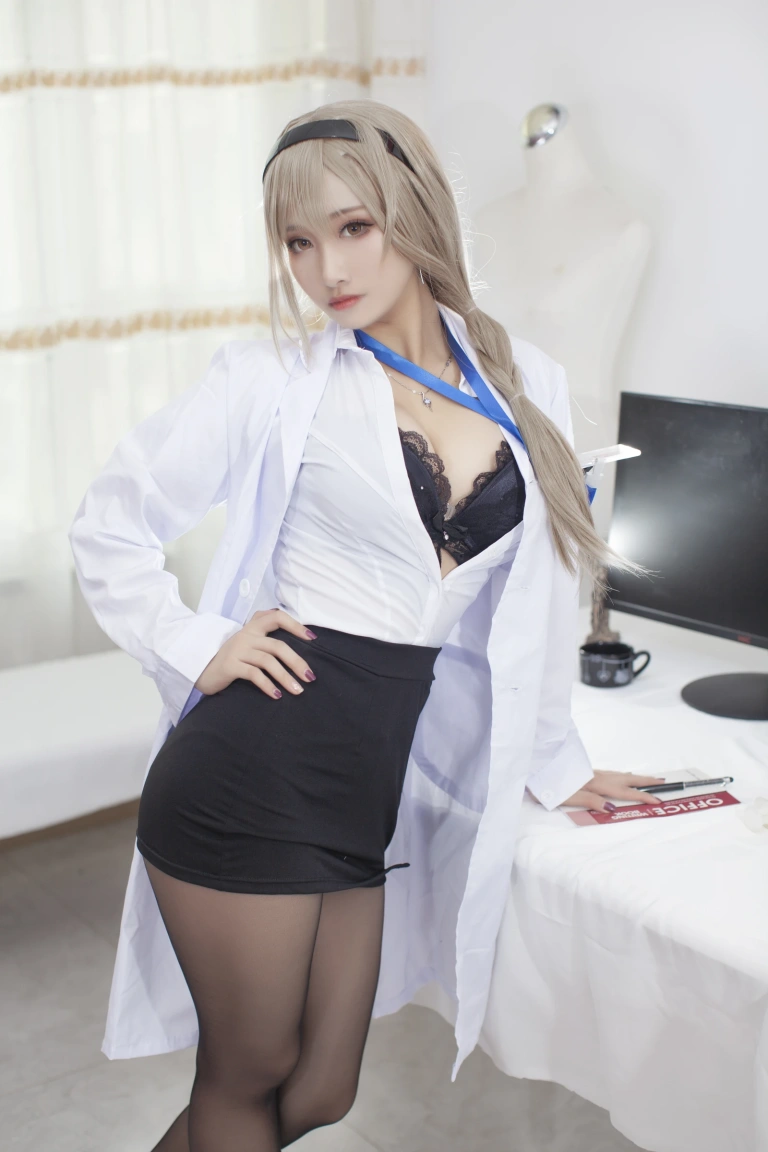 洛璃LoLiSAMA《实习医生伊格》主题写真：34张全套美图