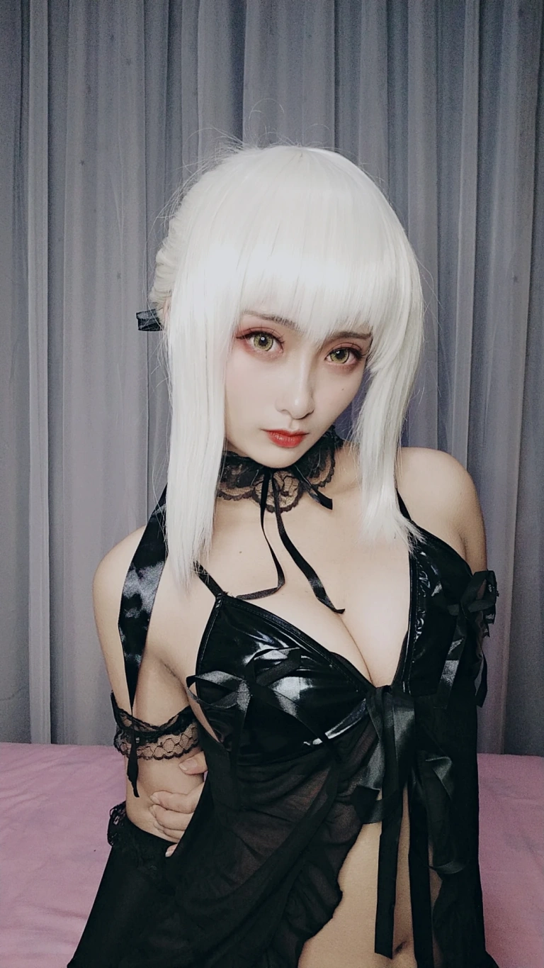 洛璃LoLiSAMA《FGO黑呆睡衣王座》主题写真：30张全套美图，含5个视频