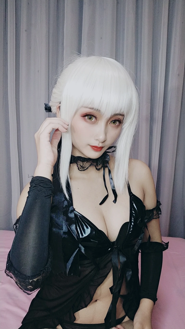 洛璃LoLiSAMA《FGO黑呆睡衣王座》主题写真：30张全套美图，含5个视频