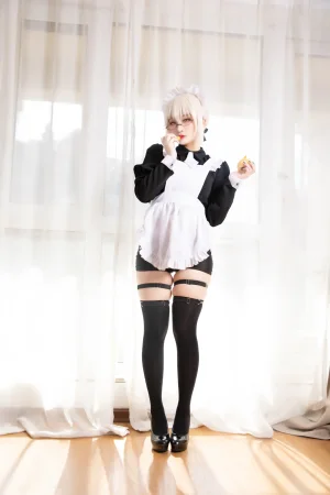 洛璃LoLiSAMA《BX女仆》主题写真：40张全套美图