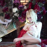 洛璃LoLiSAMA《光荣凉夜香雪》主题写真：36张全套美图