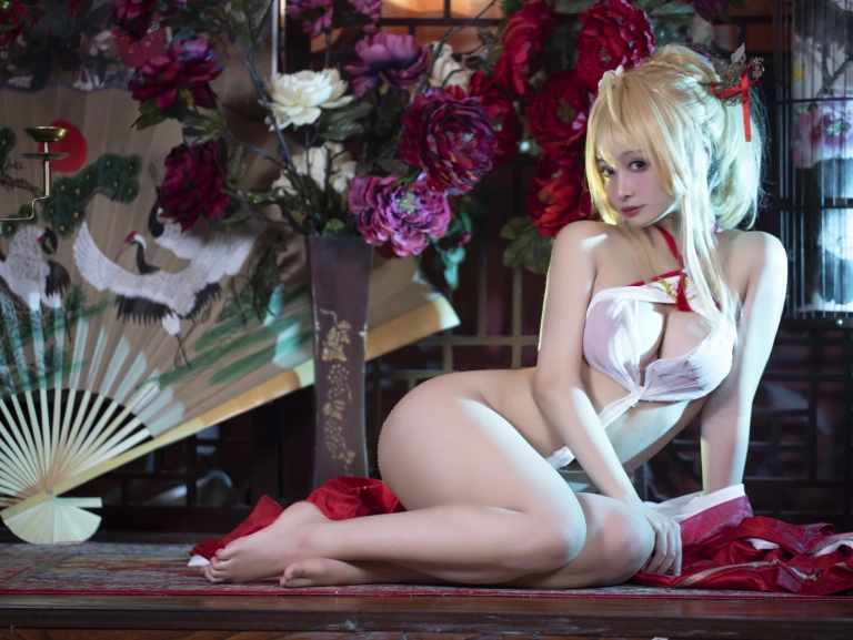 洛璃LoLiSAMA《光荣凉夜香雪》主题写真：36张全套美图
