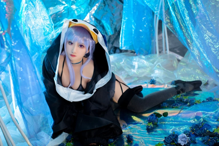 洛璃LoLiSAMA《水着莉莉丝》主题写真：32张全套美图