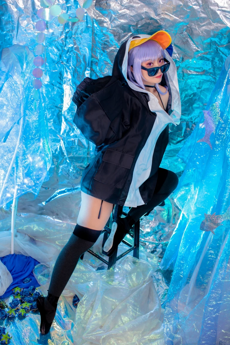 洛璃LoLiSAMA《水着莉莉丝》主题写真：32张全套美图