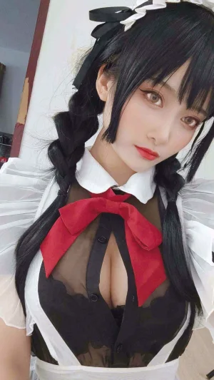 洛璃LoLiSAMA《黑丝女仆》主题写真：93张全套美图，含2个视频