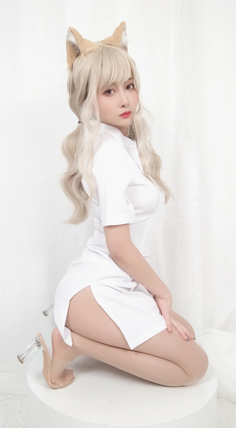 洛璃LoLiSAMA《橘猫护士》主题写真：107张全套美图，含5个视频