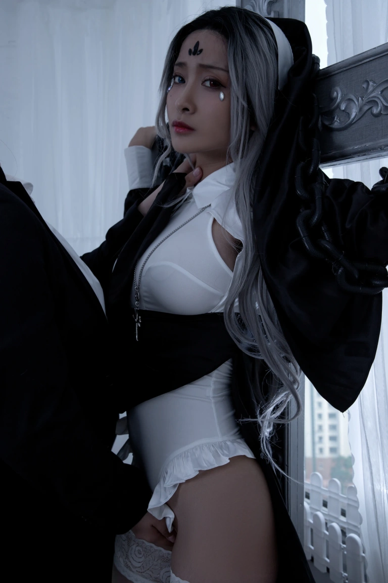 洛璃LoLiSAMA《修女》主题写真：62张全套美图