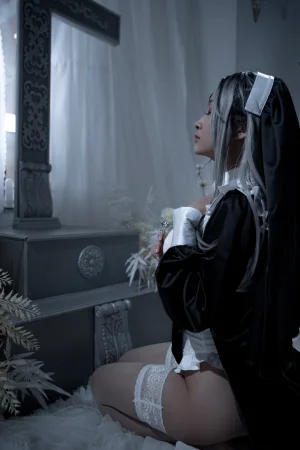 洛璃LoLiSAMA《修女》主题写真：62张全套美图