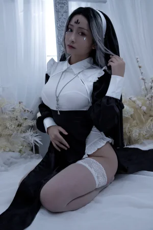 洛璃LoLiSAMA《修女》主题写真：62张全套美图