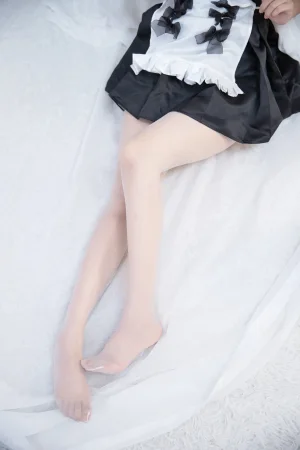 洛璃LoLiSAMA《不挠女仆》主题写真：69张全套美图