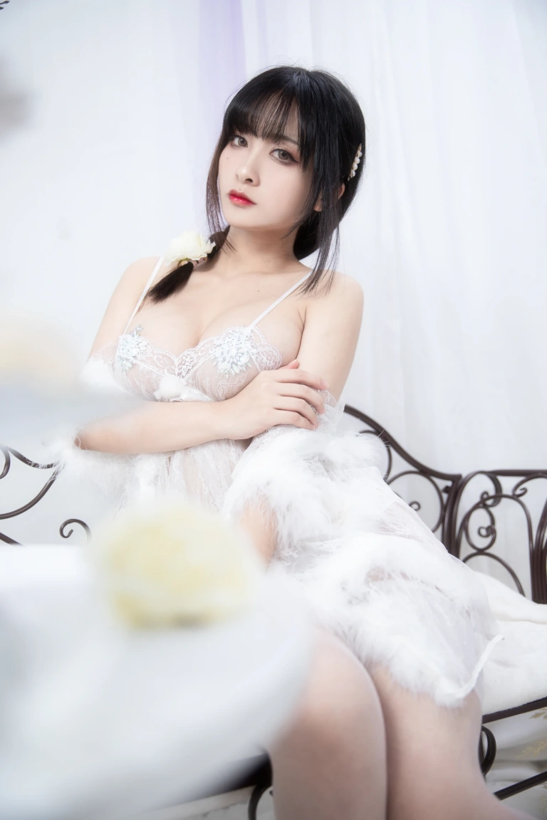 洛璃LoLiSAMA《蛋糕》主题写真：25张全套美图，含2个视频