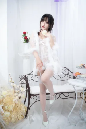 洛璃LoLiSAMA《蛋糕》主题写真：25张全套美图，含2个视频