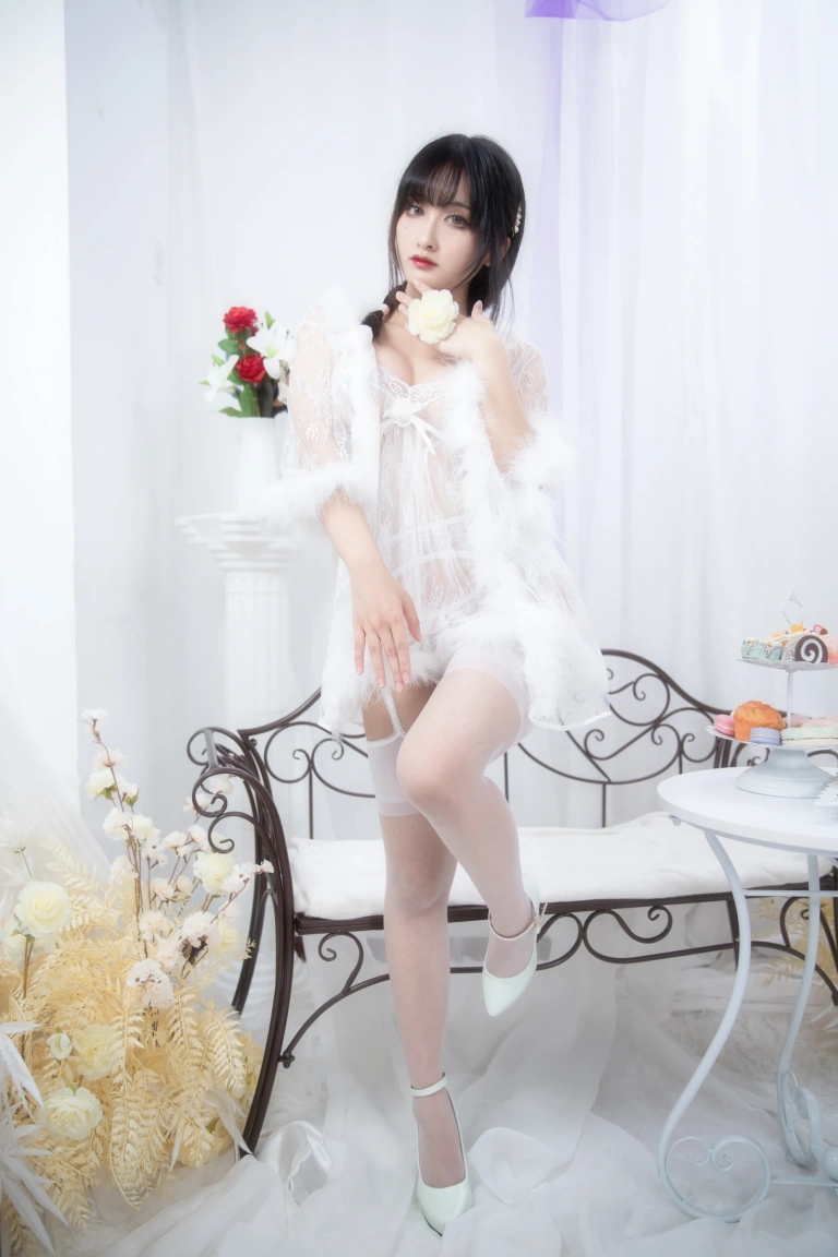 洛璃LoLiSAMA《蛋糕》主题写真：25张全套美图，含2个视频