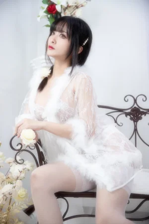 洛璃LoLiSAMA《蛋糕》主题写真：25张全套美图，含2个视频