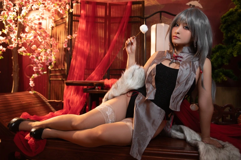 洛璃LoLiSAMA《22年10月舰长写真 碧蓝航线 卡律布狄斯》主题写真：54张全套美图