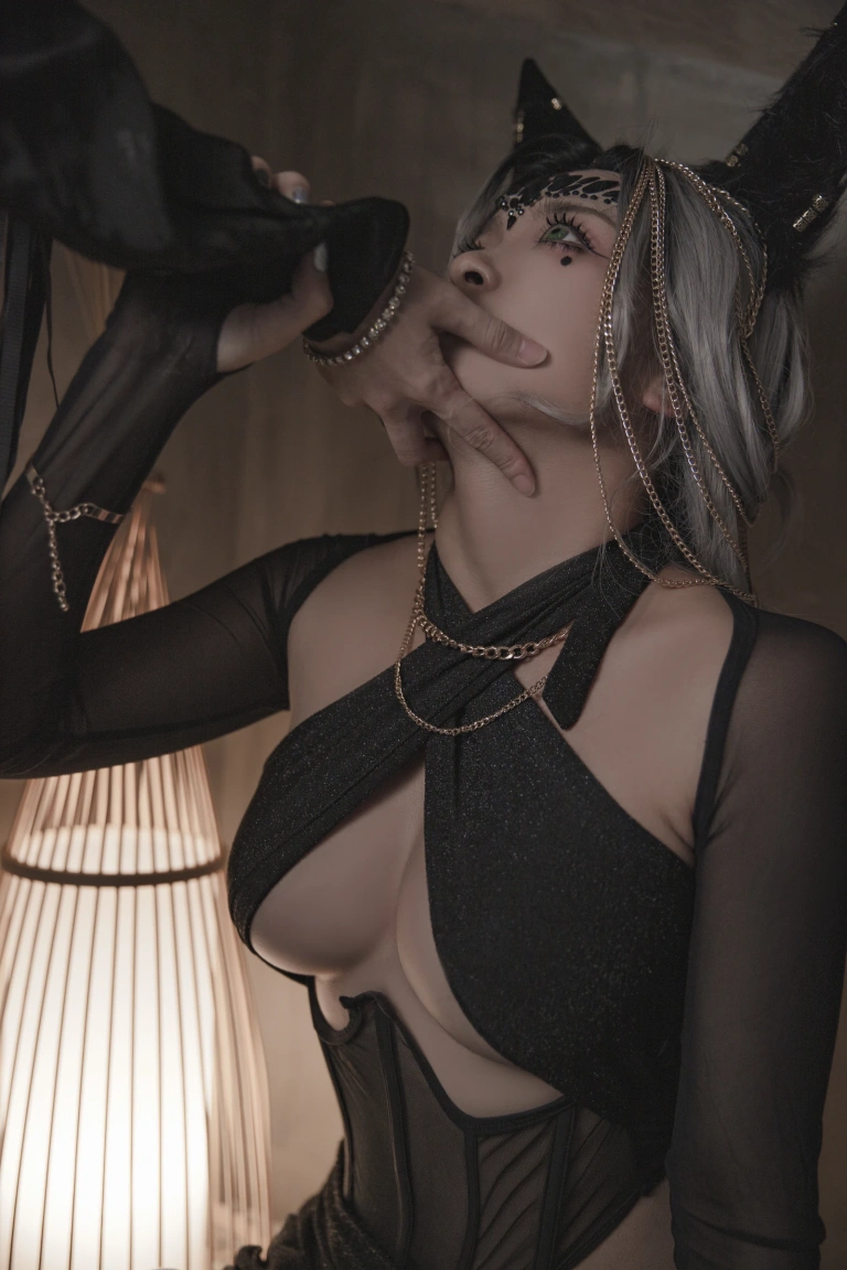洛璃LoLiSAMA《狼少女 狼女的调教》主题写真：130张全套美图