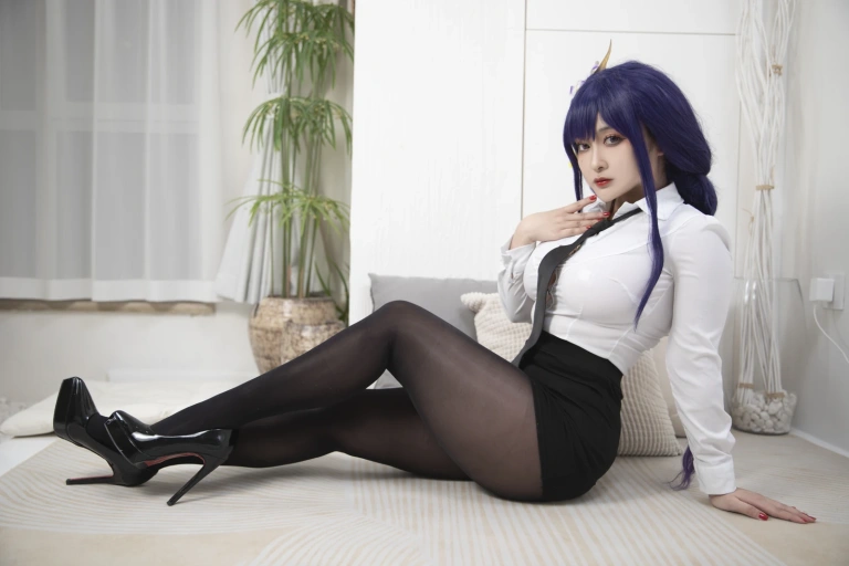 洛璃LoLiSAMA《雷电将军OL》主题写真：74张全套美图