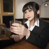洛璃LoLiSAMA《醉酒OL》主题写真：104张全套美图，含1个视频