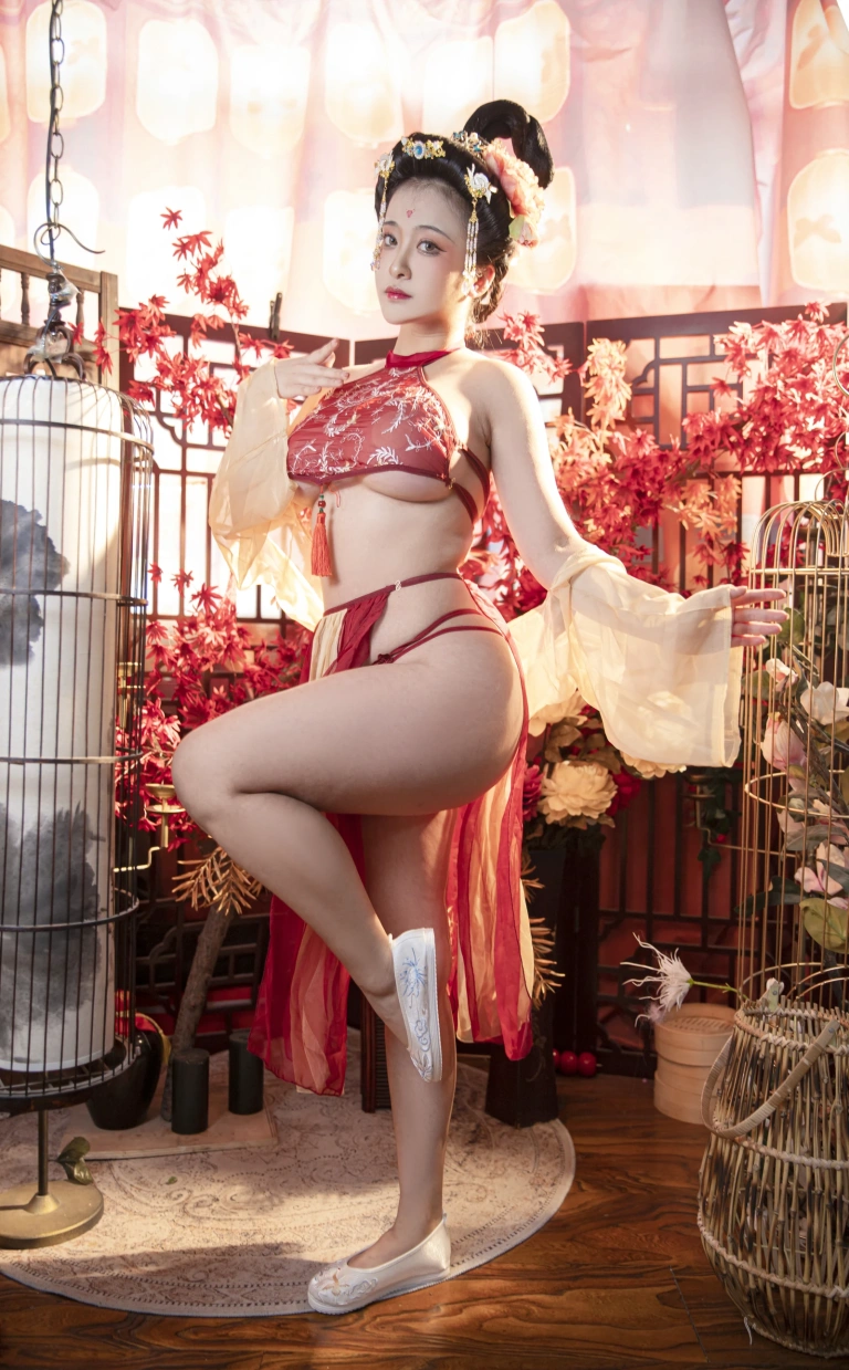 洛璃LoLiSAMA《贵妃》主题写真：42张全套美图