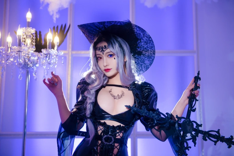 洛璃LoLiSAMA《魔女莉莉丝》主题写真：74张全套美图