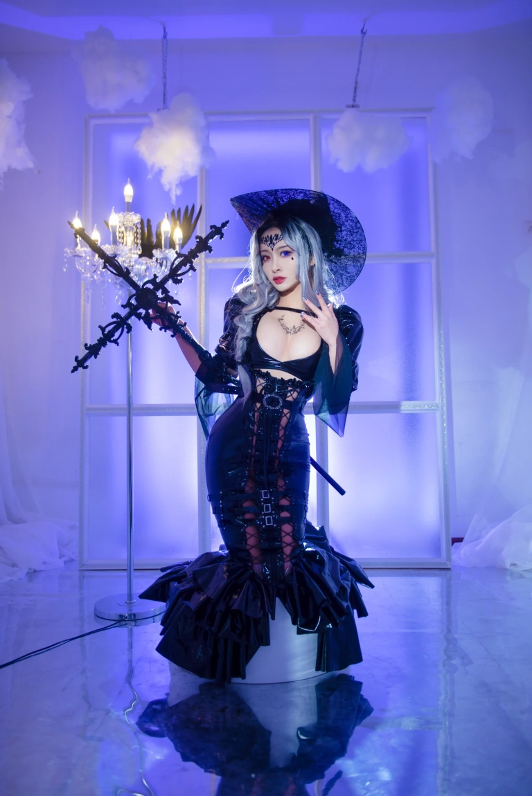 洛璃LoLiSAMA《魔女莉莉丝》主题写真：74张全套美图