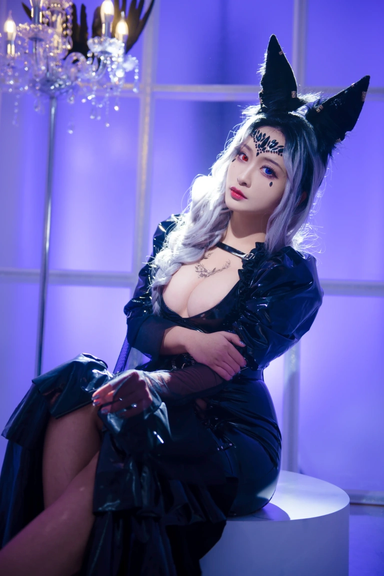 洛璃LoLiSAMA《魔女莉莉丝》主题写真：74张全套美图