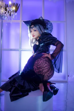 洛璃LoLiSAMA《魔女莉莉丝》主题写真：74张全套美图