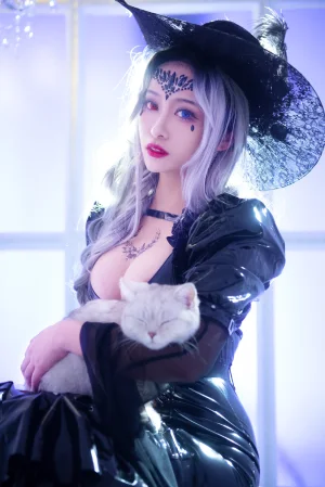 洛璃LoLiSAMA《魔女莉莉丝》主题写真：74张全套美图