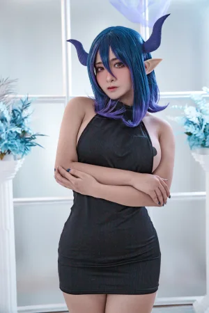 洛璃LoLiSAMA《九月舰长《维尔梅》》主题写真：64张全套美图