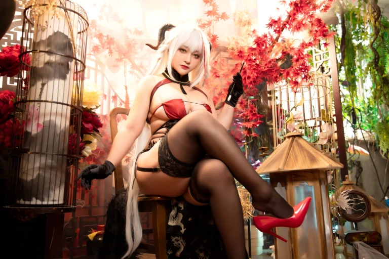 洛璃LoLiSAMA《埃吉尔旗袍 金龙腾祥云》主题写真：65张全套美图