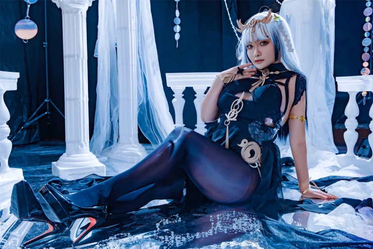 洛璃LoLiSAMA《埃姆登》主题写真：53张全套美图
